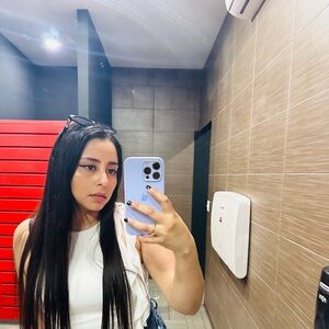 Meet your Posher, Vanessa